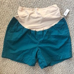 Old Navy Maternity Shorts size 14
